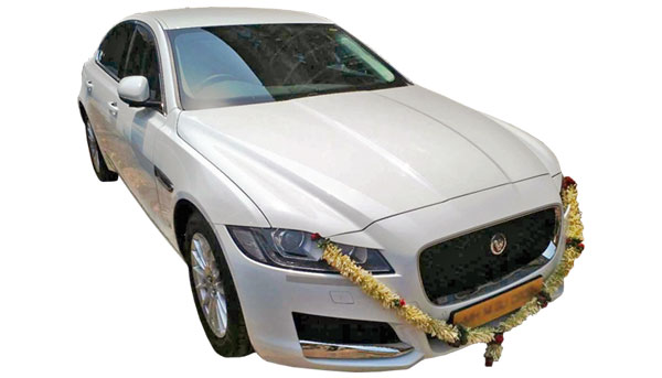 Jaguar-XF_th-1