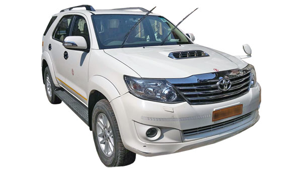 Toyota-Fortuner_th